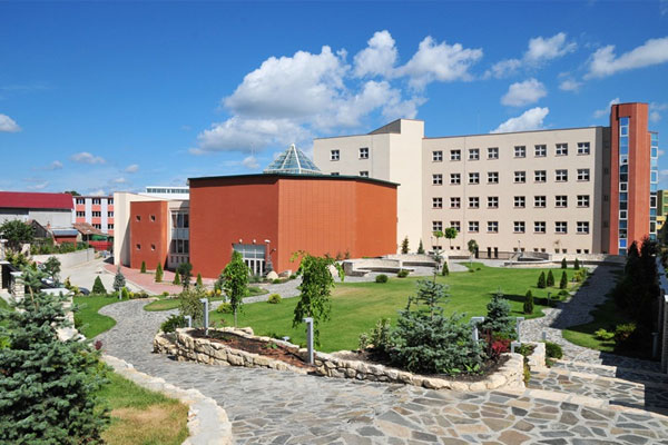 دانشگاه ایولیو هاتیگانو کشور رومانی Iuliu Hatieganu Cluj-Napoca